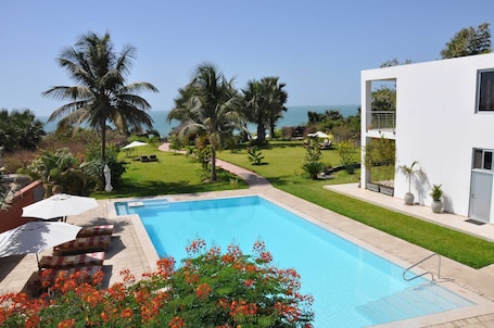 Vista desde la propiedad. Leo's Beach Hotel & Restaurant - Adults Only