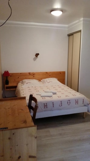 Ropa de cama de alta calidad, escritorio, tabla de planchar con plancha