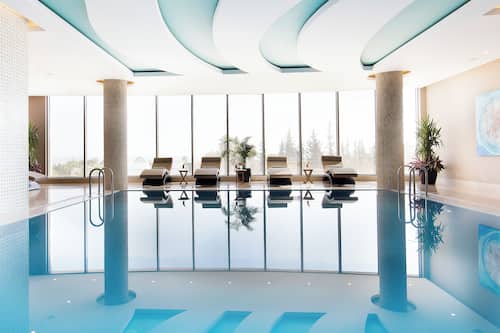 2 piscines couvertes
