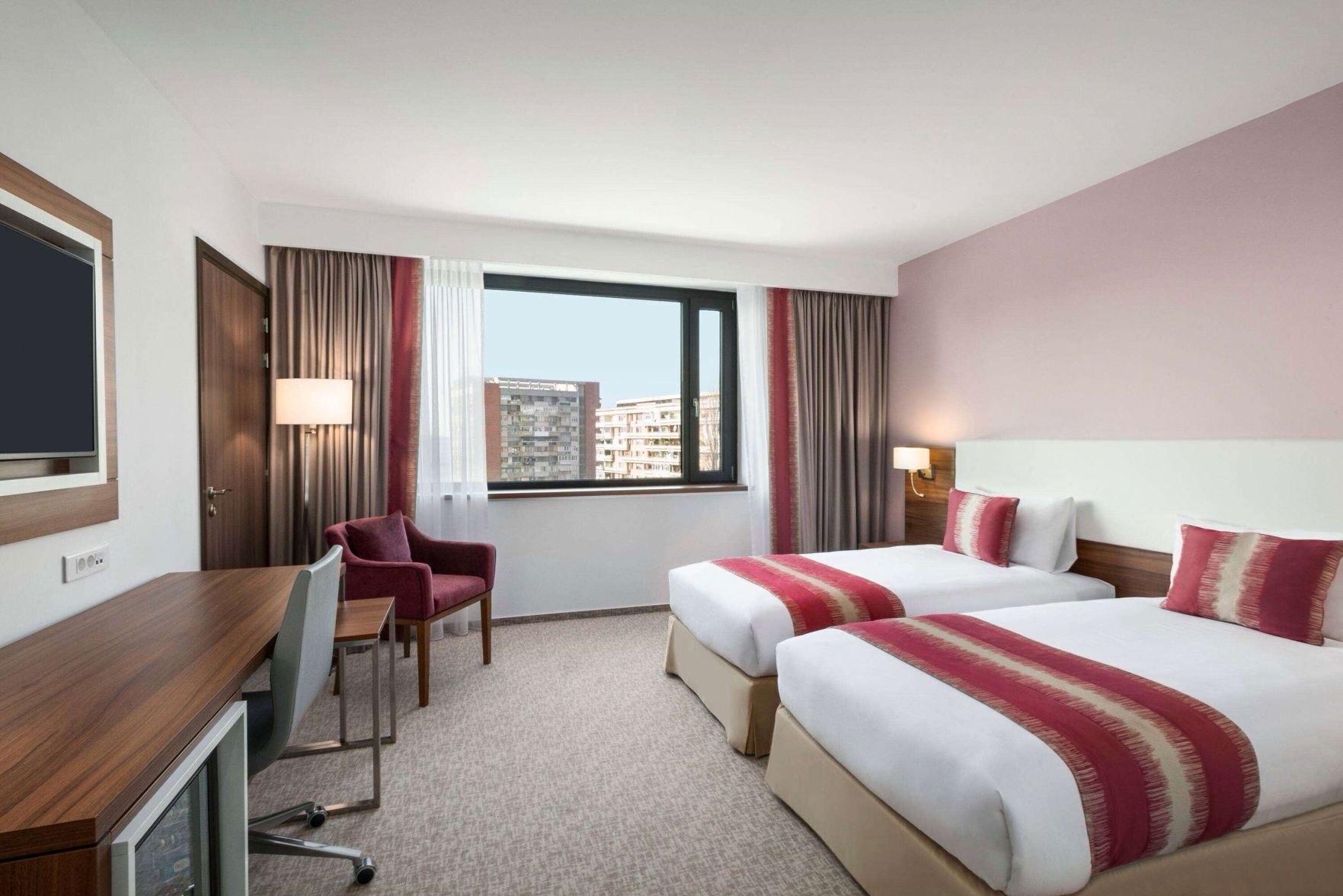 Literie de qualité supérieure, matelas Select Comfort, minibar