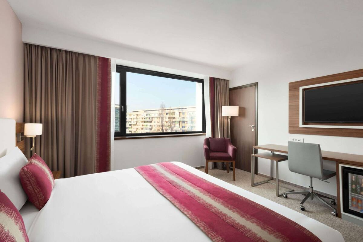 Literie de qualité supérieure, matelas Select Comfort, minibar