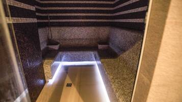 Sauna, kropsbehandlinger, hot stone-massage, deep tissue-massage