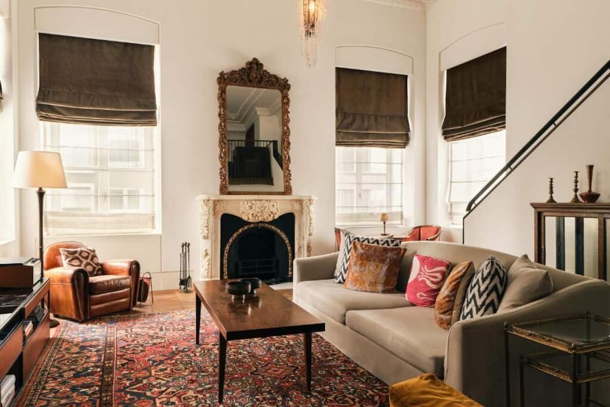 LED-TV, iPod-dokkingstasjon, filmkjøp og MP3-dokkingstasjon