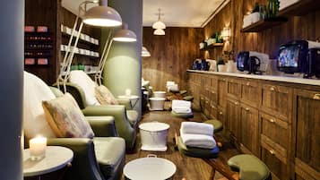 Bastu, Ängbastu, turkiskt bad/hamam, kroppsbehandlingar och aromaterapi