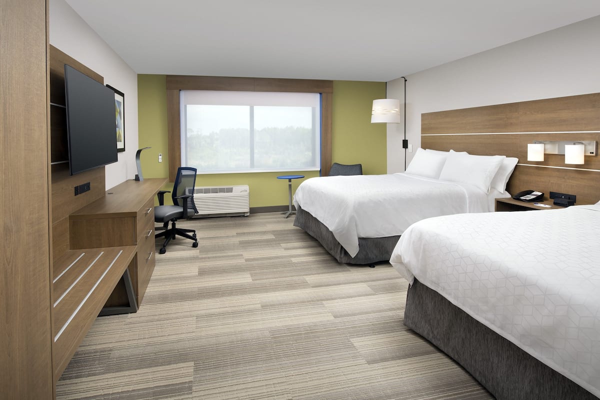 Premium bedding, pillow-top beds, in-room safe, desk