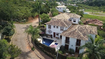 Fachada da propriedade