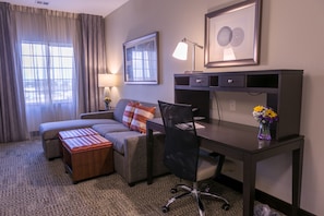 Studio Suite, 1 Queen Bed, Accessible, Non Smoking (HEARING) | Living area