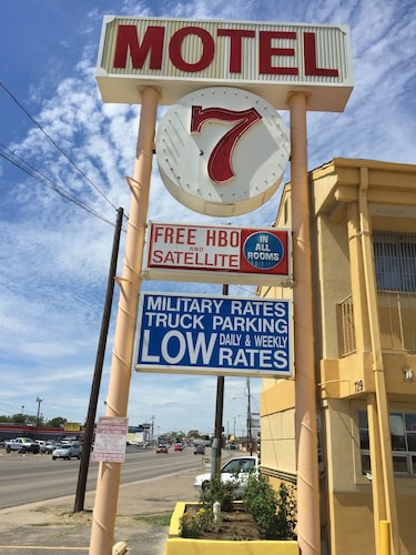 Motel 7