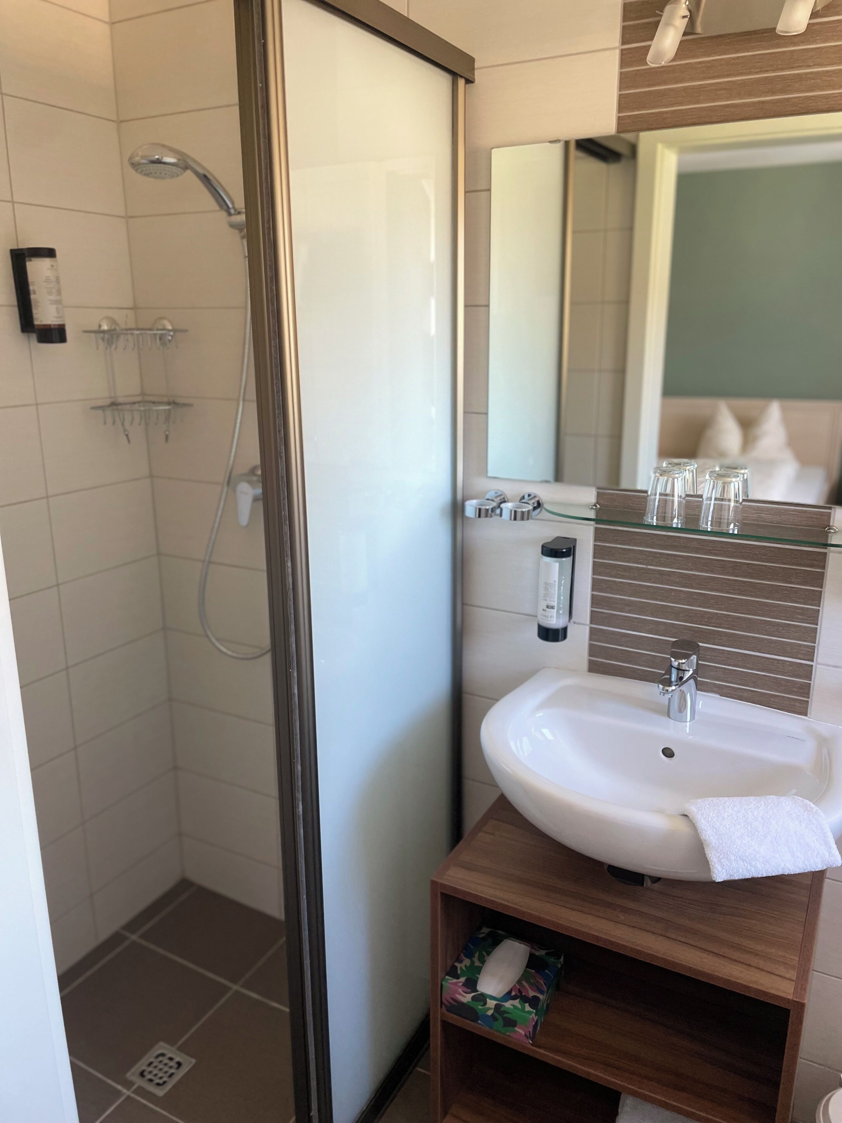 premium bedding, minibar, desk, free wifi