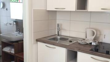 Family Apartment, Kitchen (3 Persons) | Private kitchen