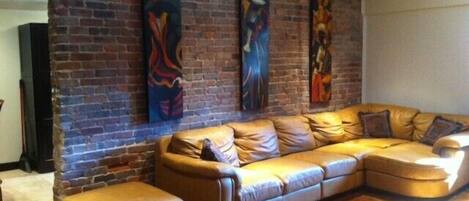 Cottage, 2 chambres, cuisine | Coin séjour | Télévisions à écran plasma