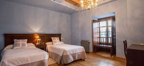 Chambre Double ou avec lits jumeaux | Coffres-forts dans les chambres, bureau, lits bébé (gratuits)