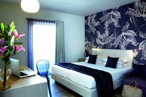 Pillowtop beds, minibar, in-room safe, desk - Mouikis Hotel Kefalonia (Kefalonia)