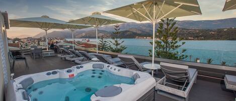 Bain à remous extérieur