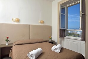 Premium bedding, memory-foam beds, in-room safe, free WiFi - Konstantinoupolis Hotel - Adults friendly (Corfu)
