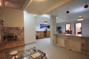 標準公寓, 2 間臥室, 廚房 | 私人廚房 | 大型冰箱、微波爐、烤箱、爐台