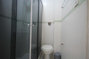 標準公寓, 2 間臥室, 廚房 | 浴室 | 淋浴設備、毛巾