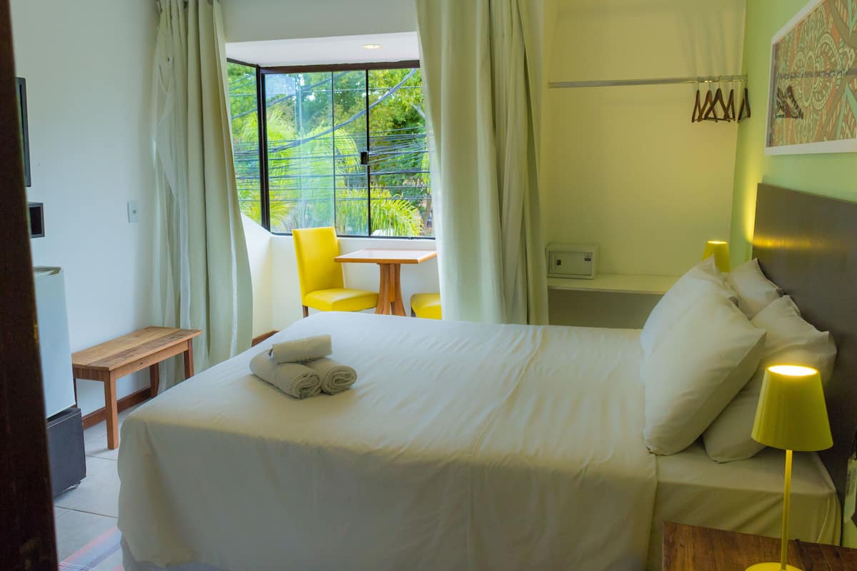 Chambre Supérieure, balcon | Minibar, coffres-forts dans les chambres, Wi-Fi gratuit, draps fournis