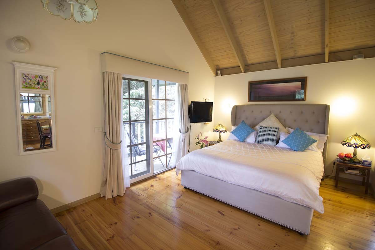 Classic Studio Suite, Garden View