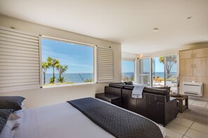Luxury Studio Suite | Egyptian cotton sheets, premium bedding, pillowtop beds - Saltwater Sunrise (Falmouth)