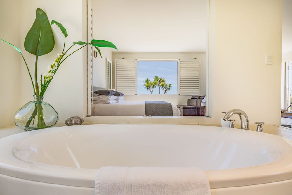 Saltwater Sunrise by null