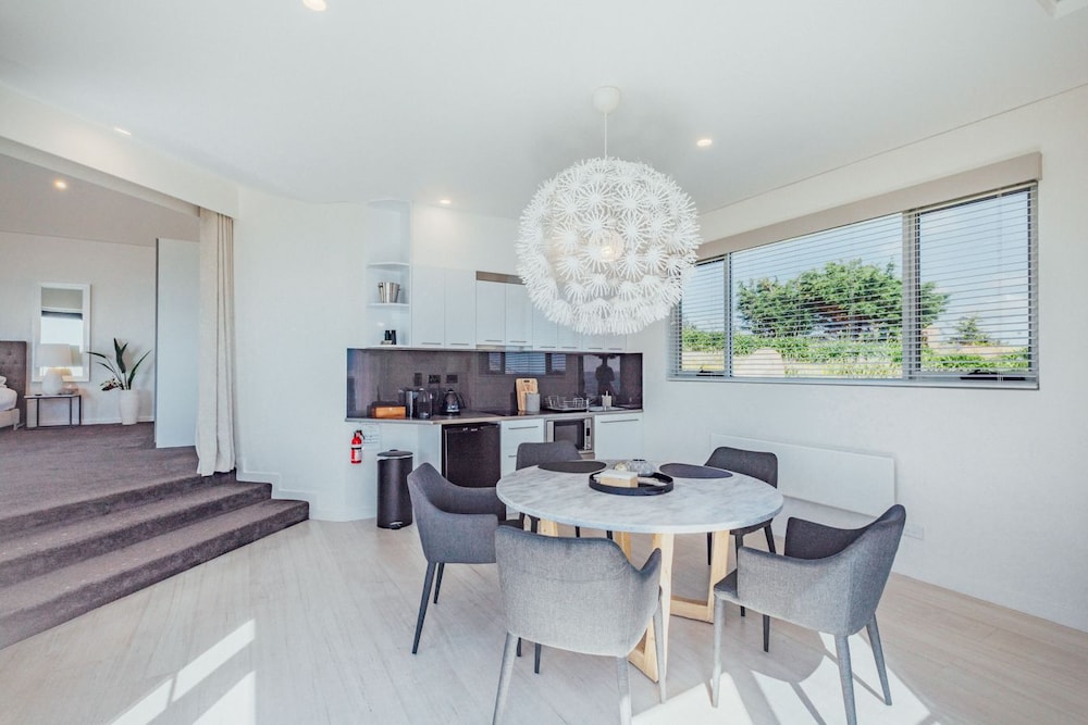 Saltwater Sunrise by null