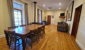 Manager's House (up to seven guests) | Living area