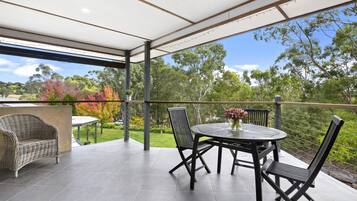 Apartemen, 1 kamar tidur | Pemandangan dari kamar