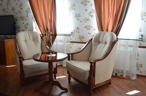 Standard Double Room | Living area