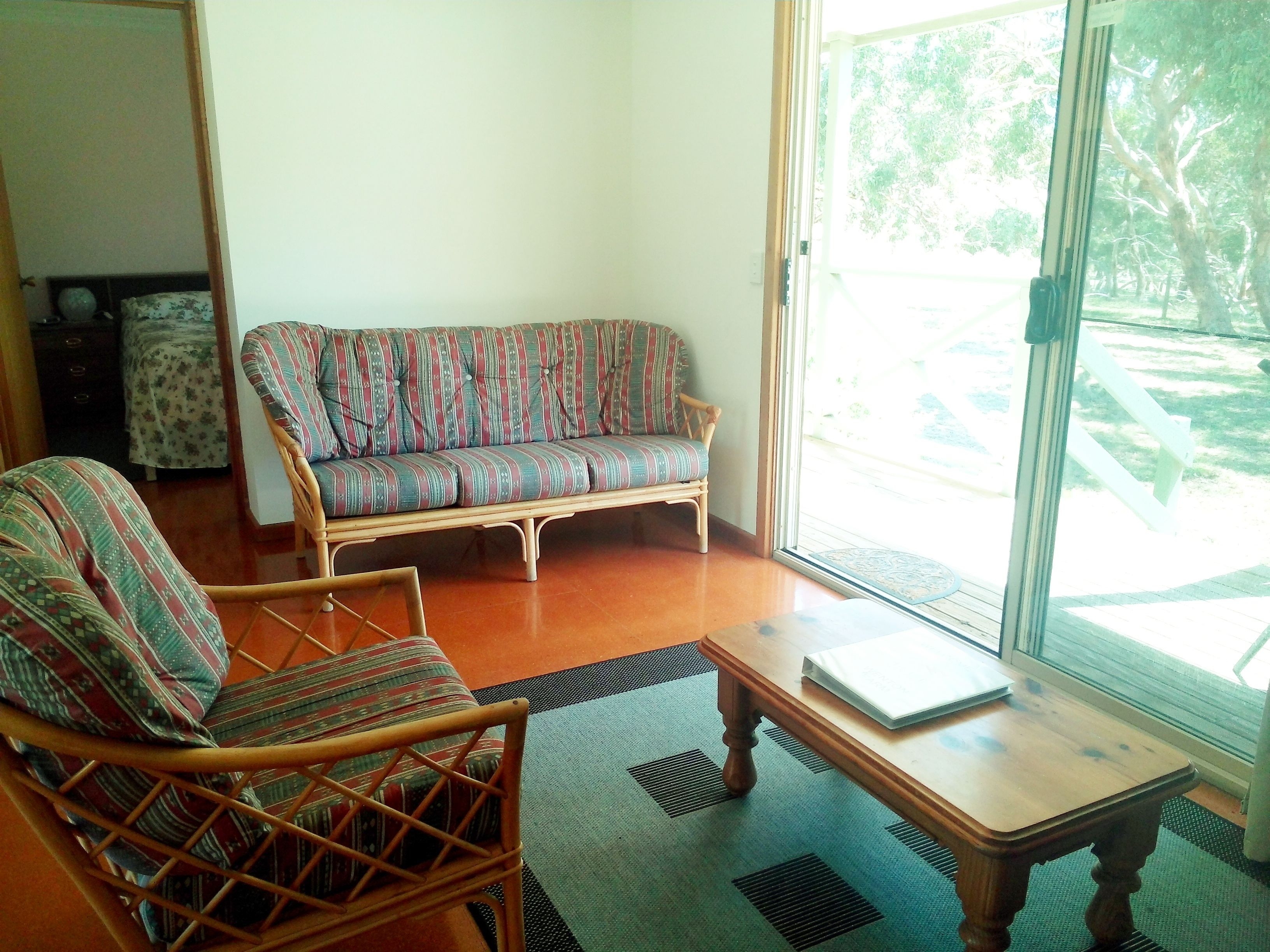 Grevillea cottage  | Living area | Flat-screen TV, DVD player