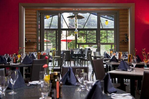 Lunch and dinner served, Regional cuisine - Oakdene Vineyards Guesthouse (Wallington)