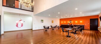 Motel 6 Jourdanton, TX