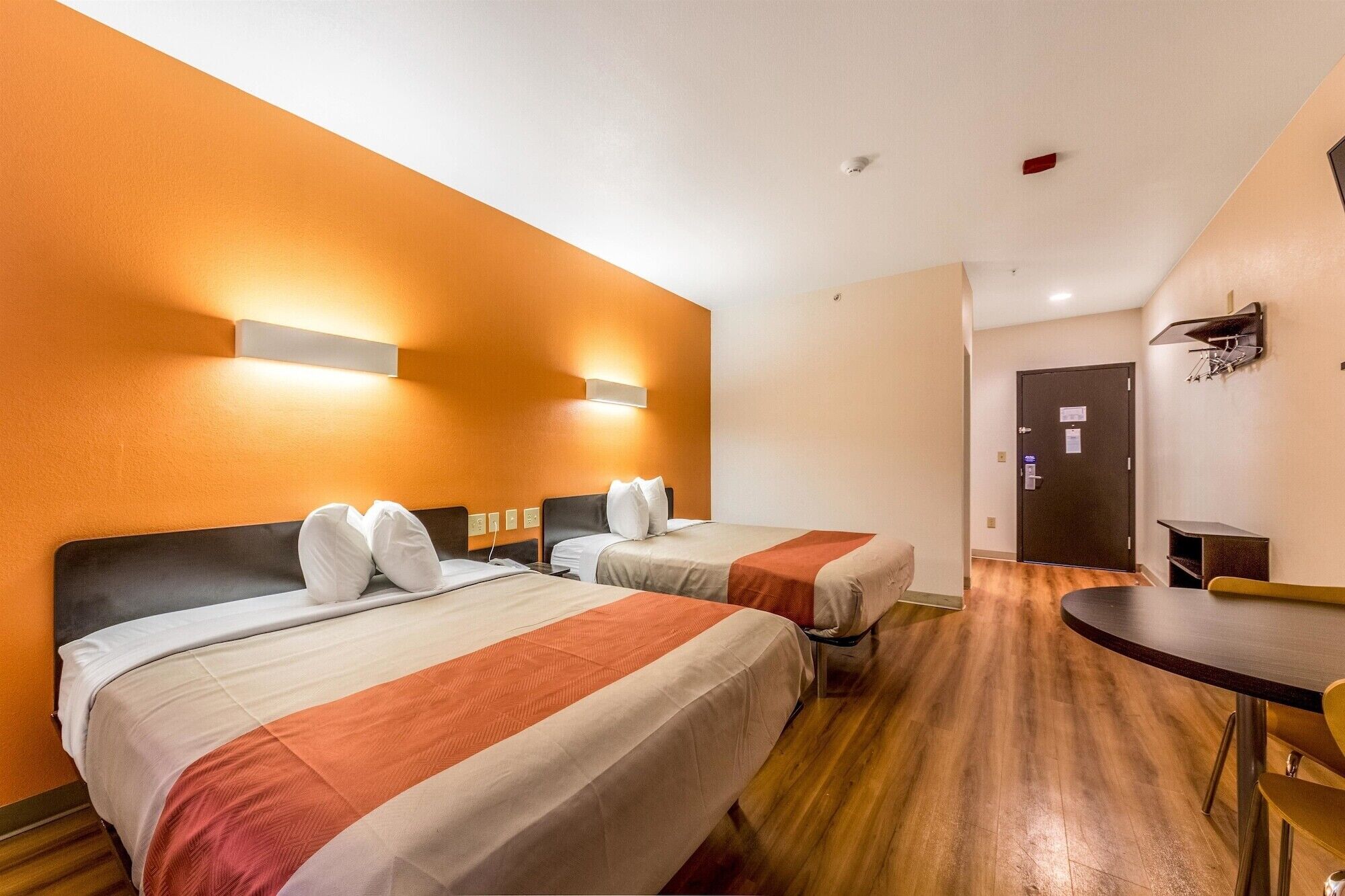 Free WiFi, bed sheets