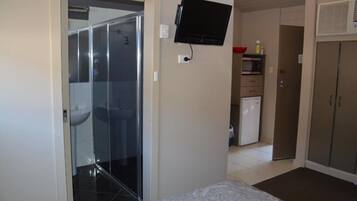 Deluxe Room | Bathroom | Towels