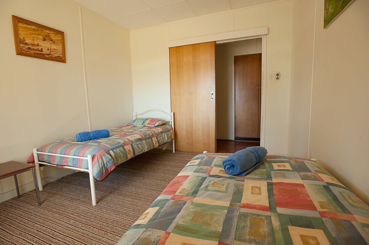 1 bedroom, cots/infant beds