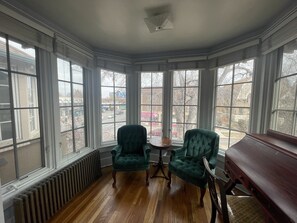 Suíte clássica (Helena) | Área de estar | Smart TV