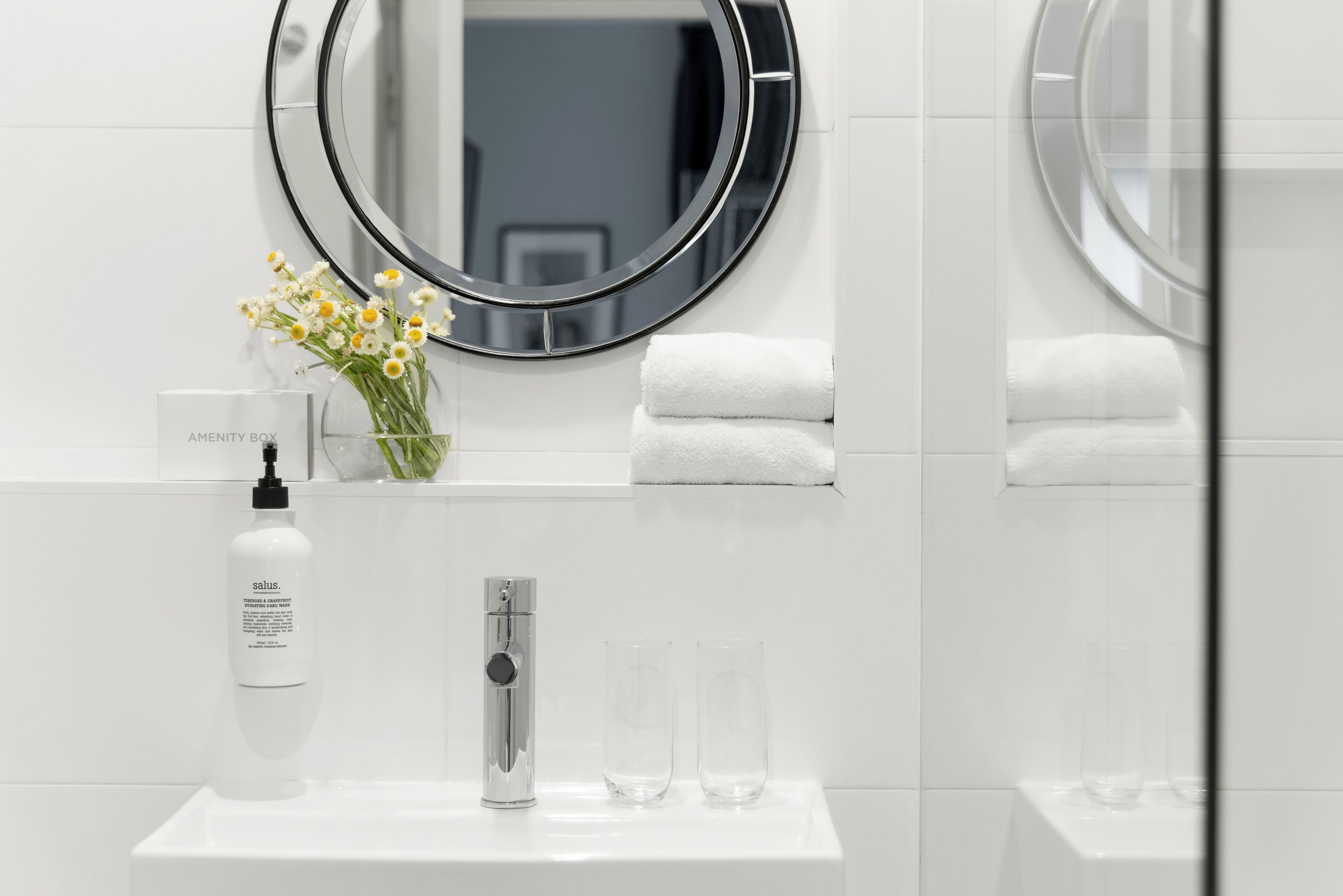 shower, rainfall showerhead, free toiletries, hair dryer