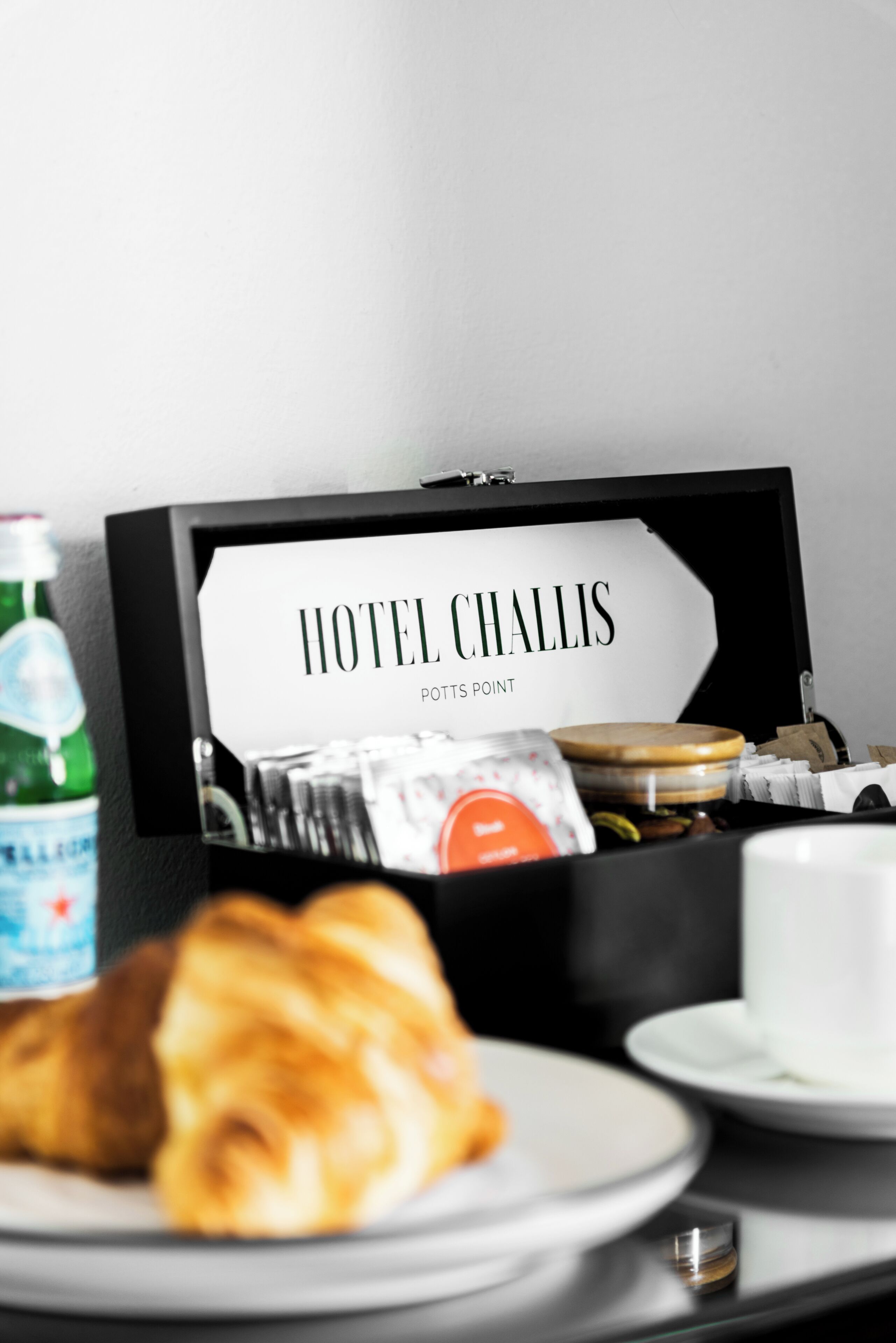 1 bedroom, premium bedding, desk, laptop workspace