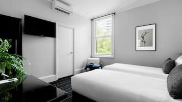 Phòng 2 giường đơn Deluxe, 2 giường đơn | Bộ đồ giường cao cấp, bàn, khu vực làm việc phù hợp cho laptop