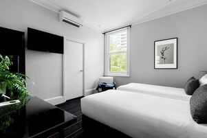 Deluxe Twin Room, 2 Twin Beds | Premium bedding, desk, laptop workspace, blackout drapes