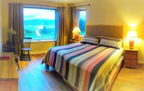 Chambre, 1 très grand lit