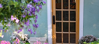 Sandra D's Country Guest House