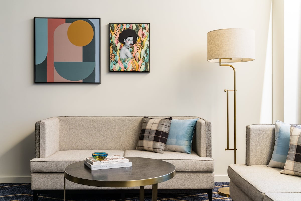 Suite, 1 Schlafzimmer, Eckzimmer | 1 Schlafzimmer, hochwertige Bettwaren, Minibar, Zimmersafe