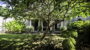 Suite, 1 King-Bett, Gartenblick | Terrasse/Patio