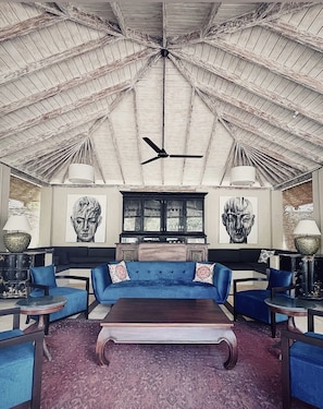 Poolbar