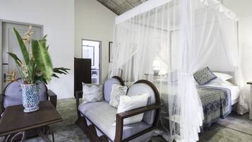 King Suite( Ocean View) | Premium bedding, in-room safe, individually decorated