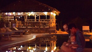 Ảnh chưa phân loại, 3 trong số 32 ảnh, nút
