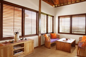 Two Bedroom Jacuzzi Private Villa | 고급 침구, 책상, 간이 침대, 무료 WiFi
