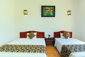 Deluxe Twin Room | Minibar, in-room safe, desk, rollaway beds - Galaxy Homestay (Da Nang)