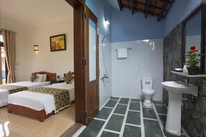 Kahden hengen deluxe-huone (kaksi sänkyä) | Minibaari, tallelokero huoneessa, työpöytä, lisävuoteet